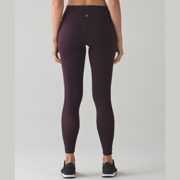 Lululemon Deep‎ Breath Tights in Black  Cherry Size 2 - Picture 2 of 10